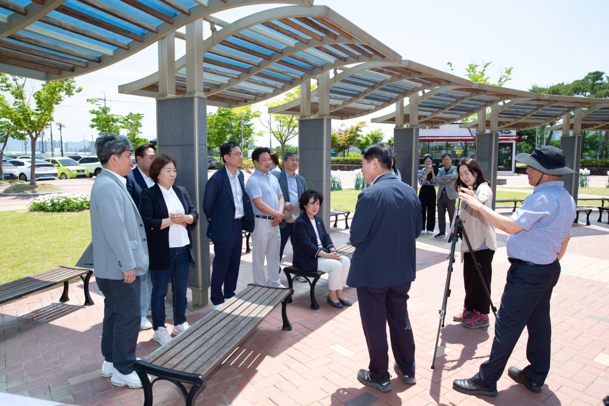 20240520-058[_P7U2362-제276회 임시회 기획행정위원회 지산샛강생태공원 현장 방문.jpg