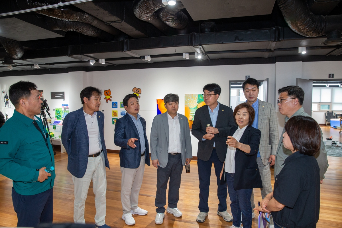 20240520-039[_P7U2306-제276회 임시회 기획행정위원회 구미청년상상마루 현장 방문.jpg