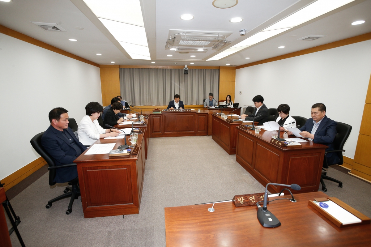 20240522-082[_P7U2851-1-폐회중 의회운영위원회 활동.jpg