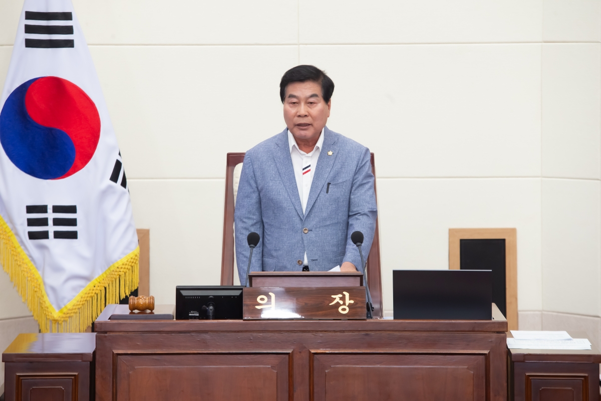 20240603-029[_P7U4205-제277회 제1차 정례회 제1차 본회의시 안주찬 의장 회의주재.jpg