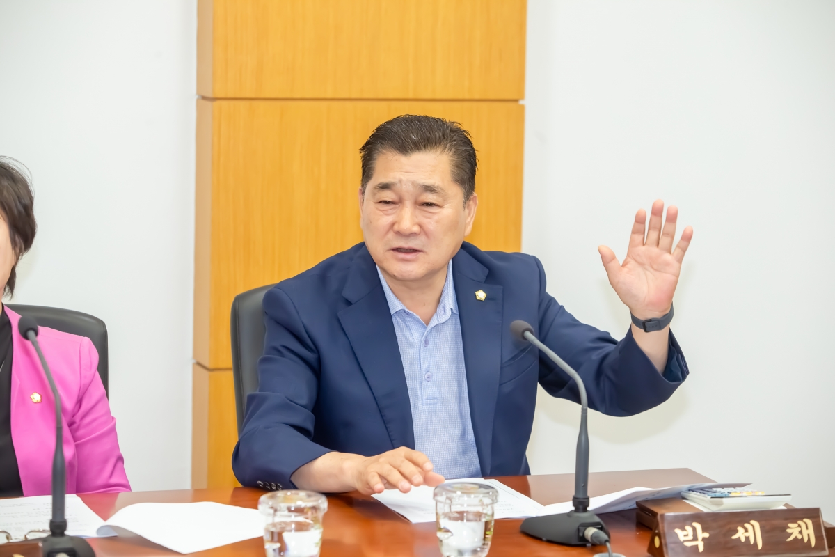 20240604-007[_P7U4291-제277회 제1차 정례회 의회운영위원회 조례안 심사활동.jpg