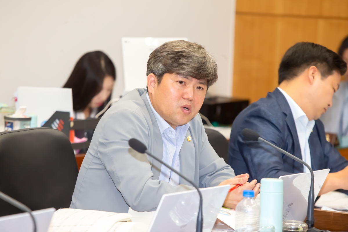 20240605-019[_P7U4584-제277회 제1차 정례회 기획행정위원회 소관 2023회계연도 세입·세출 결산승인안 예비심사 활동.jpg