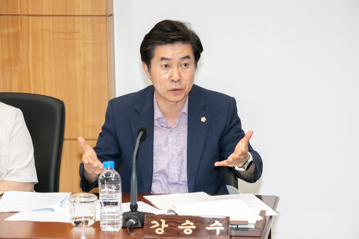 20240604-060[IMG_2249-제277회 제1차 정례회 산업건설위원회 조례안 심사활동.jpg