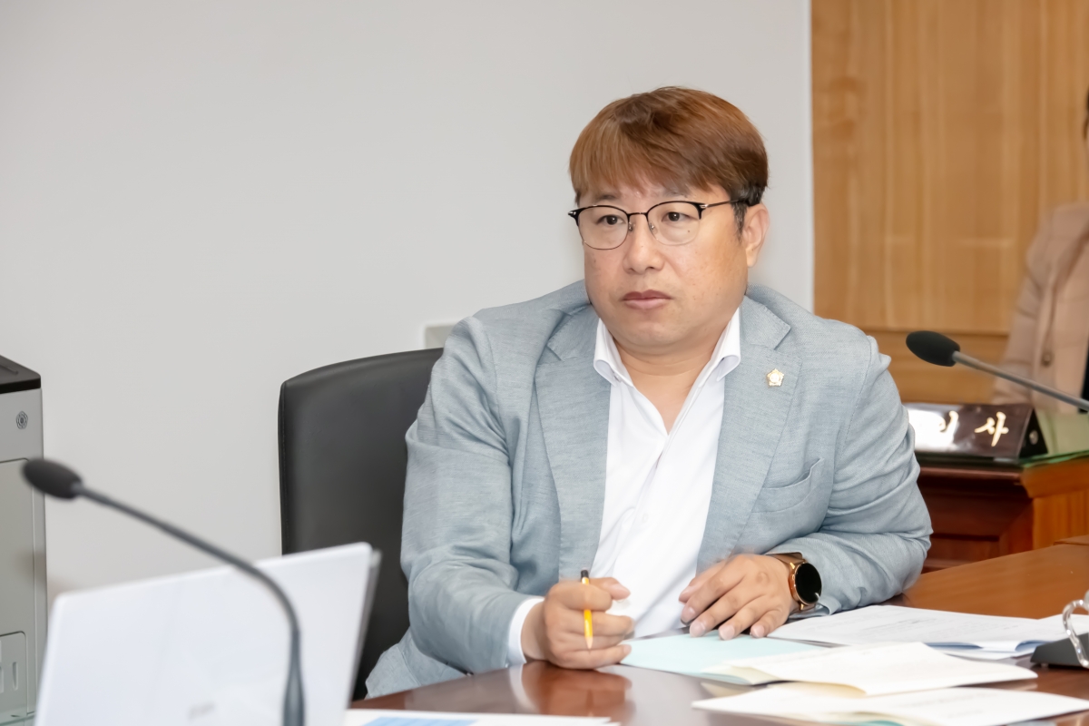 20240604-054[IMG_2220-제277회 제1차 정례회 산업건설위원회 조례안 심사활동.jpg