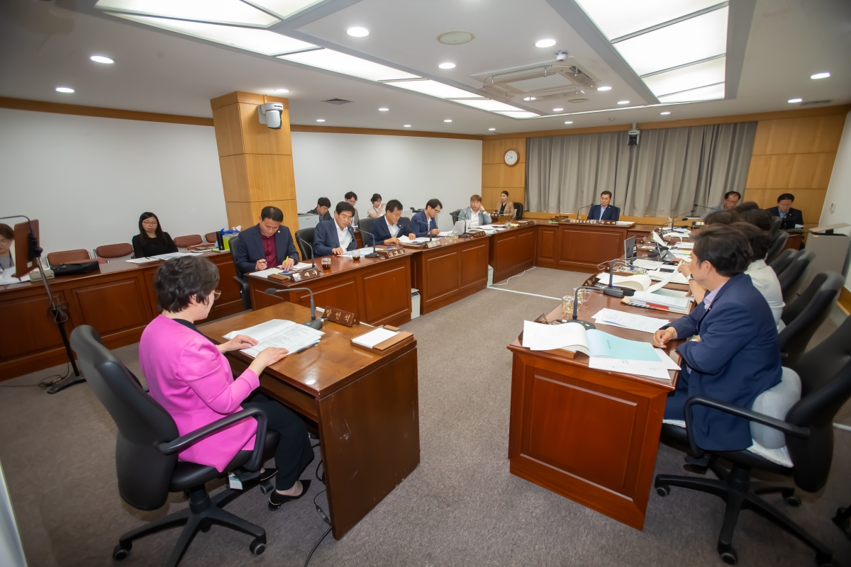 20240604-038[_P7U4378-제277회 제1차 정례회 산업건설위원회 조례안 심사활동.jpg