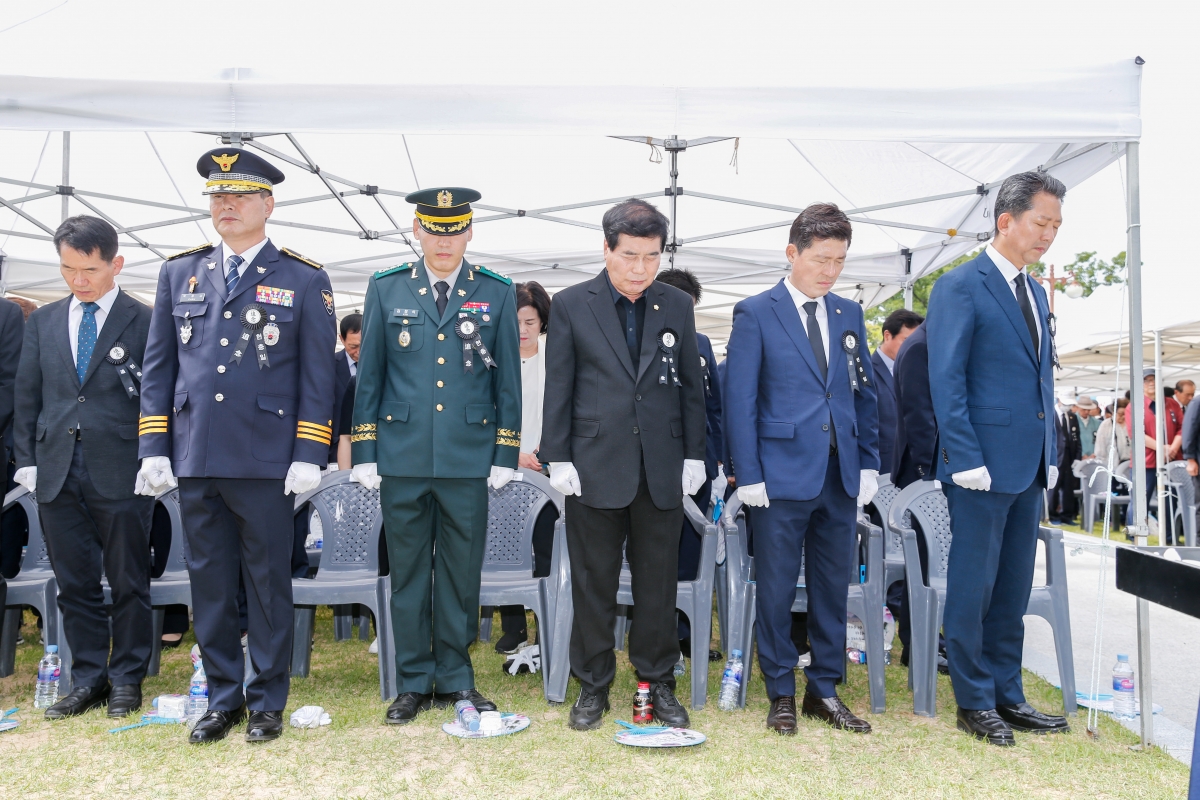 20240606-016[_P7U4630-1-제69회 현충일 충혼탑 추념.jpg