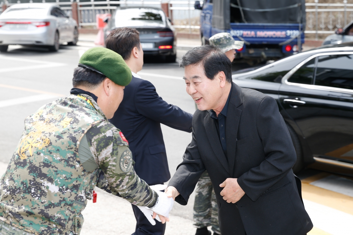 20240606-001[_P7U4596-1-제69회 현충일 충혼탑 추념.jpg