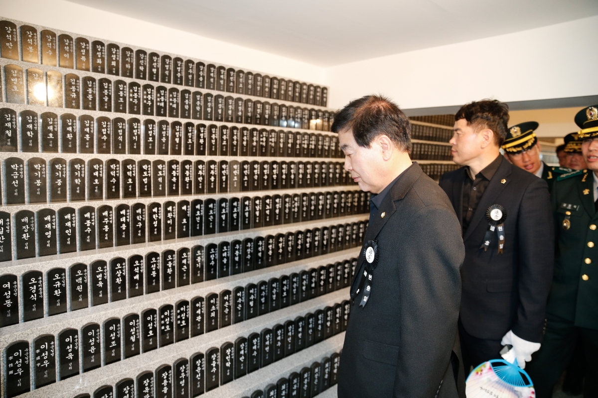 20240606-061[_P7U4721-1-제69회 현충일 충혼탑 추념.jpg