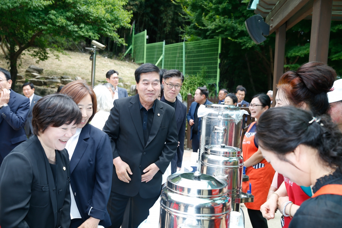 20240606-069[_P7U4742-1-제68회 현충일 박정희대통령 생가 추념.jpg