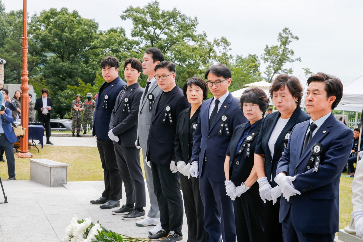 20240606-047[_P7U4694-1-제69회 현충일 충혼탑 추념.jpg