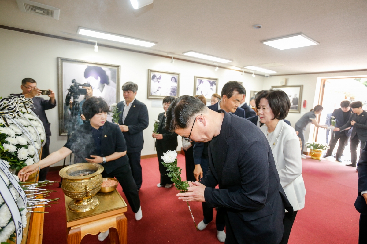 20240606-085[_P7U4775-1-제68회 현충일 박정희대통령 생가 추념.jpg
