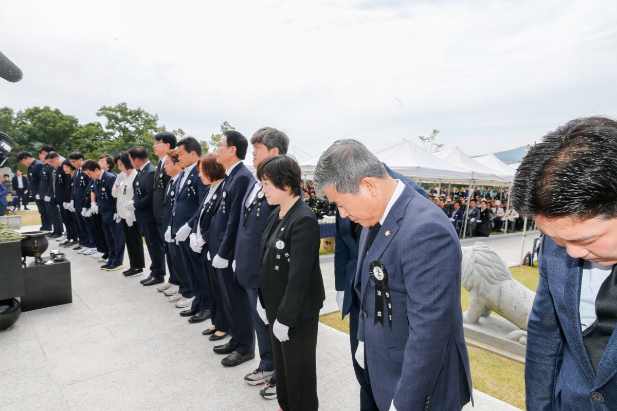 20240606-050[_P7U4698-1-제69회 현충일 충혼탑 추념.jpg