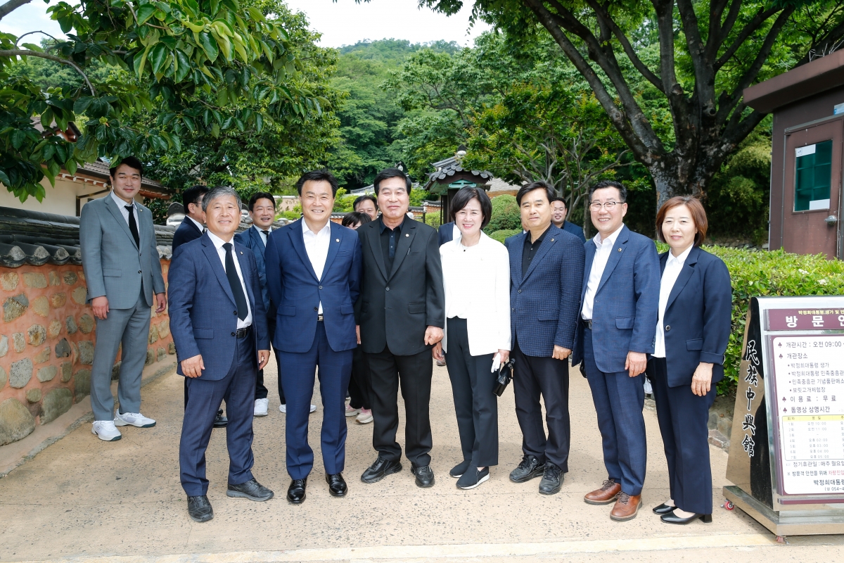 20240606-068[_P7U4740-1-제68회 현충일 박정희대통령 생가 추념.jpg