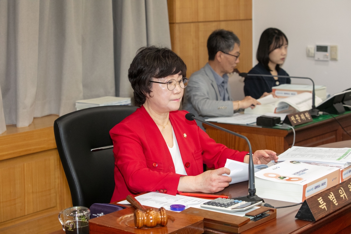 20240610-029[IMG_2292-제277회 제1차 정례회 예산결산특별위원회 2023회계연도 세입·세출 결산승인안 심사활동.jpg