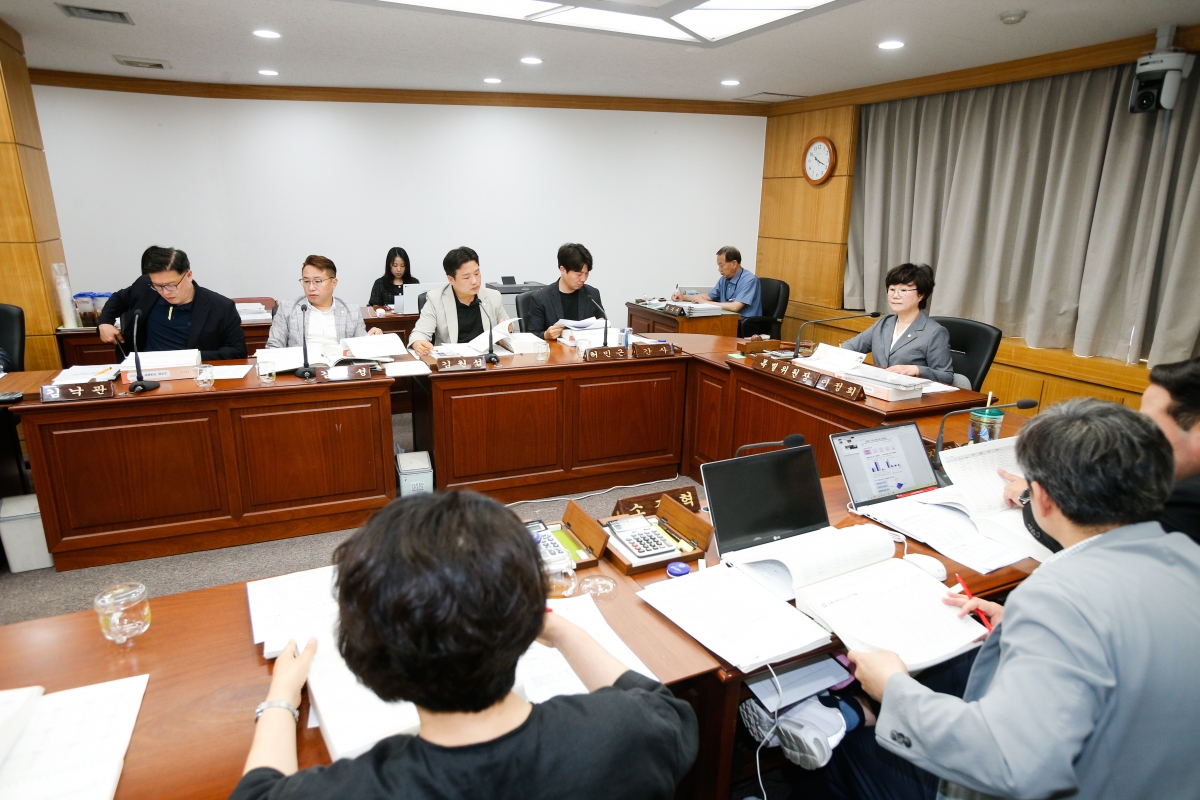 20240611-004[_P7U5032-1-제277회 제1차 정례회 예산결산특별위원회 2023회계연도 세입·세출 결산승인안 심사활동.jpg