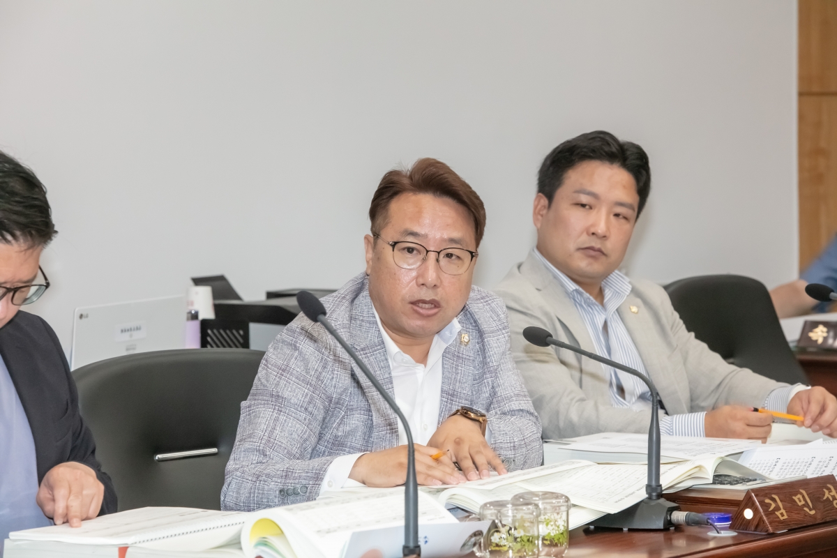 20240610-040[IMG_2307-제277회 제1차 정례회 예산결산특별위원회 2023회계연도 세입·세출 결산승인안 심사활동.jpg