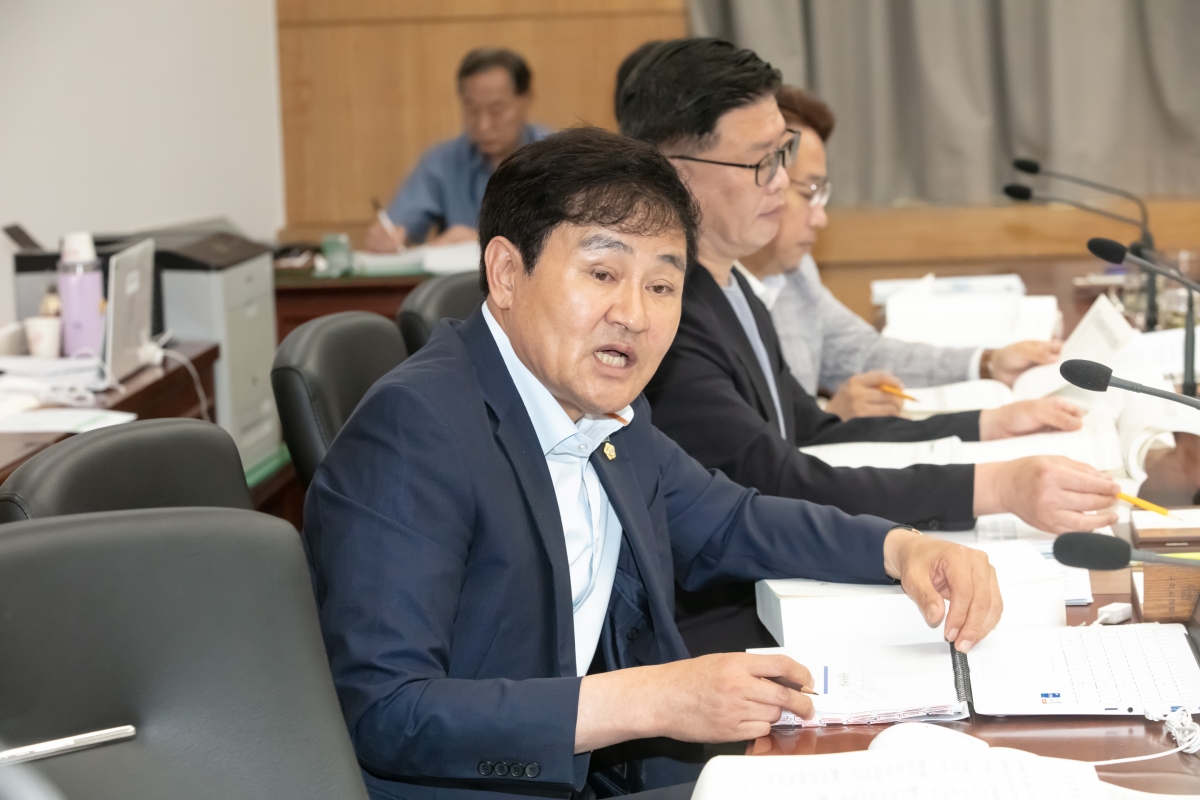 20240610-053[IMG_2336-제277회 제1차 정례회 예산결산특별위원회 2023회계연도 세입·세출 결산승인안 심사활동.jpg