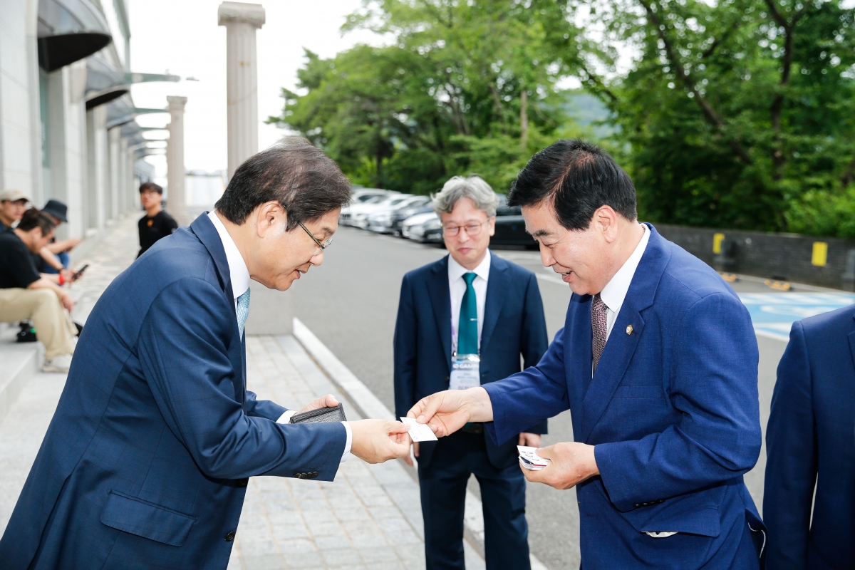 20240615-055[_P7U5657-2-2024 경상북도 국제 AI·메타버스 영화제 리셉션.jpg