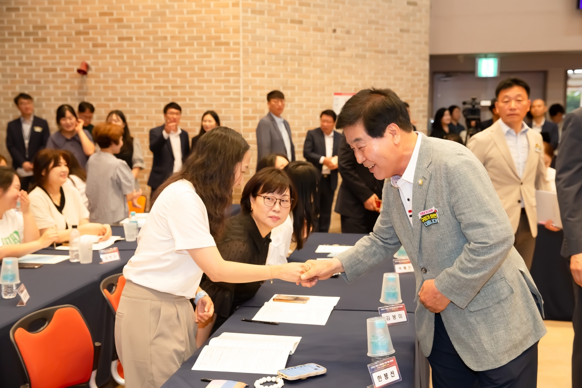 20240617-009[_P7U5840-2024 구미시 생생버스-저출생과 전쟁 현장 토론회.jpg