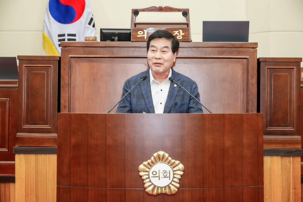 20240624-085[_P7U6633-1-김차병 의회사무국장 퇴임식.jpg