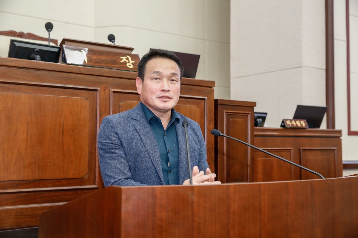 20240624-100[_P7U6669-1-김차병 의회사무국장 퇴임식.jpg