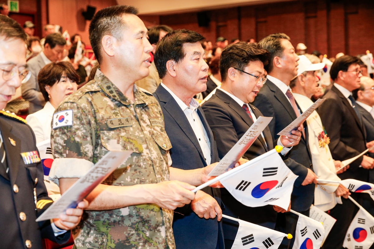 20240625-041[_P7U6953-1-6.25전쟁 제74주년 호국보훈 기념행사.jpg