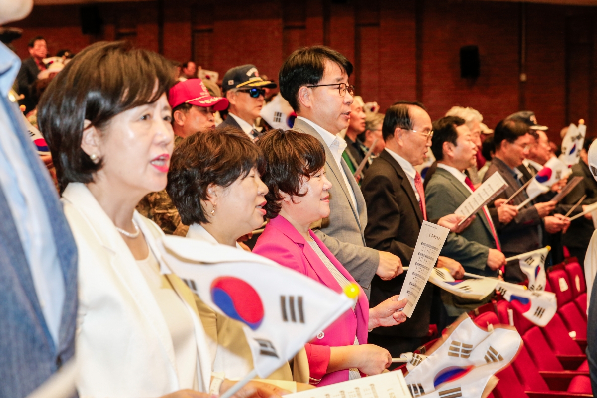 20240625-038[_P7U6947-1-6.25전쟁 제74주년 호국보훈 기념행사.jpg