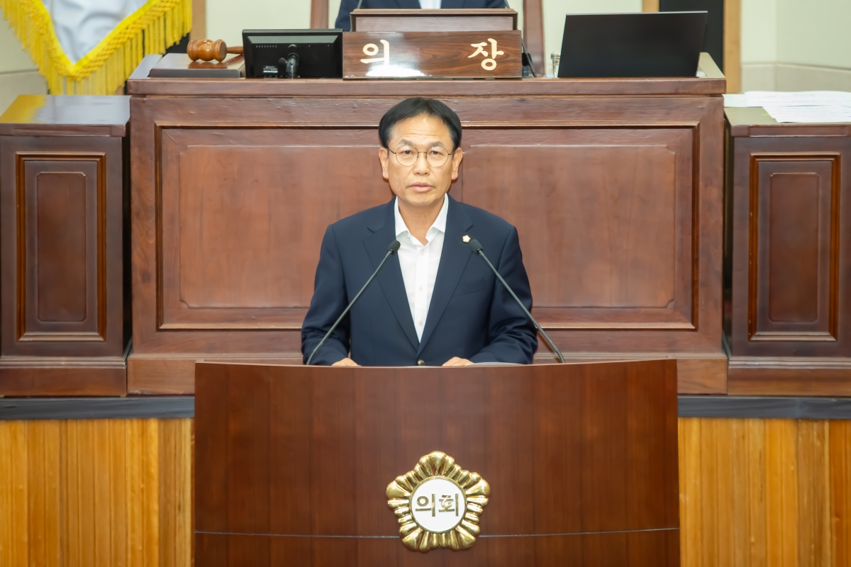 20240701-016[_P7U7126-제278회 임시회 제1차 본회의 제9대 후반기 의장선거시 박교상 의원 정견발표.jpg
