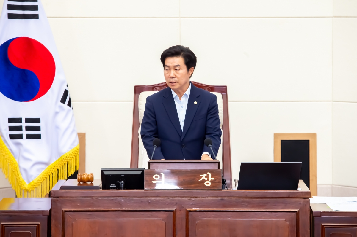 20240701-002[_P7U7091-제278회 임시회 제1차 본회의시 강승수 임시의장 회의주재.jpg