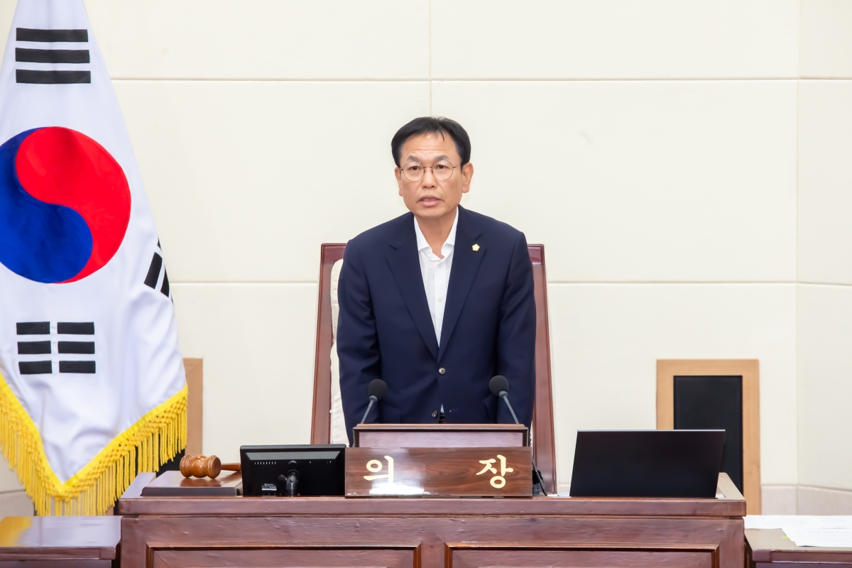 20240701-061[_P7U7195-제278회 임시회 제1차 본회의시 박교상 의장 회의주재.jpg