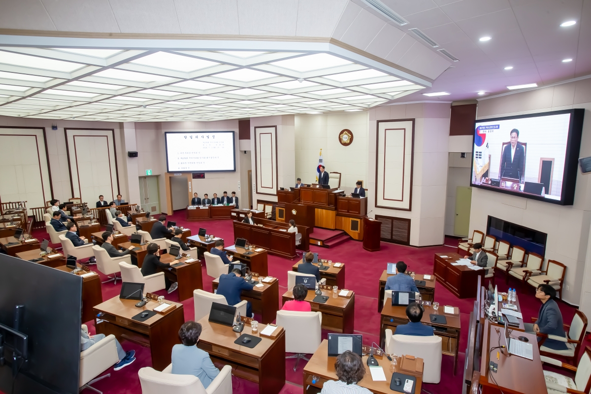 20240701-078[_P7U7242-제278회 임시회 제1차 본회의시 박교상 의장 회의주재.jpg