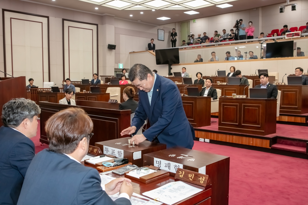 20240701-044[IMG_2634-제278회 임시회 제1차 본회의시 제9대 후반기 의장선거.jpg