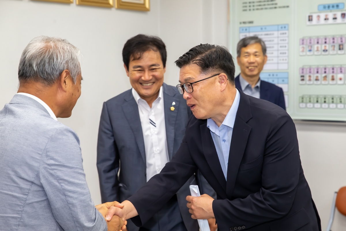 20240708-076[_P7U8079-제9대 후반기 의장단 및 상임위원장 대한노인회 구미시지회 방문.jpg