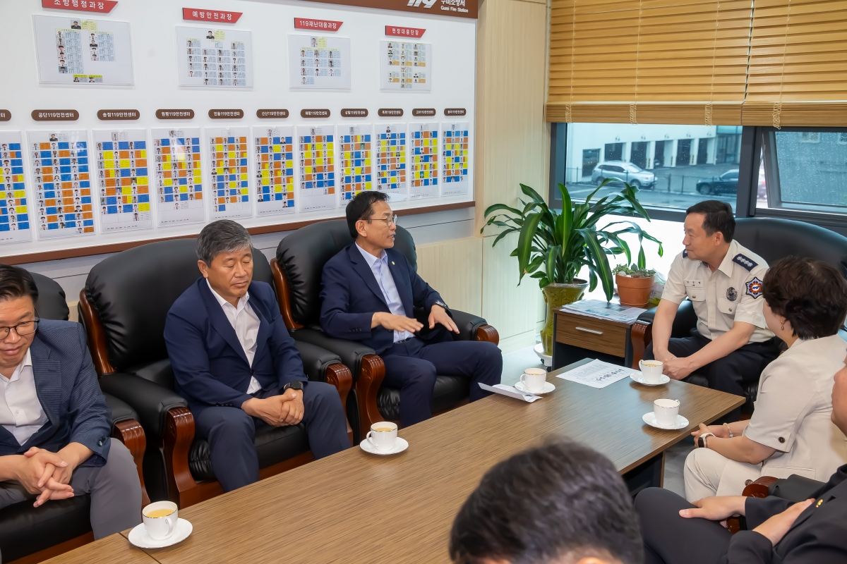 20240709-002[_P7U8226-제9대 후반기 의장단 및 상임위원장 구미소방서 방문.jpg