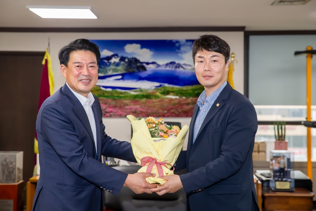 20240708-116[_P7U8191-제9대 후반기 의장단 및 상임위원장 구미상공회의소 방문.jpg