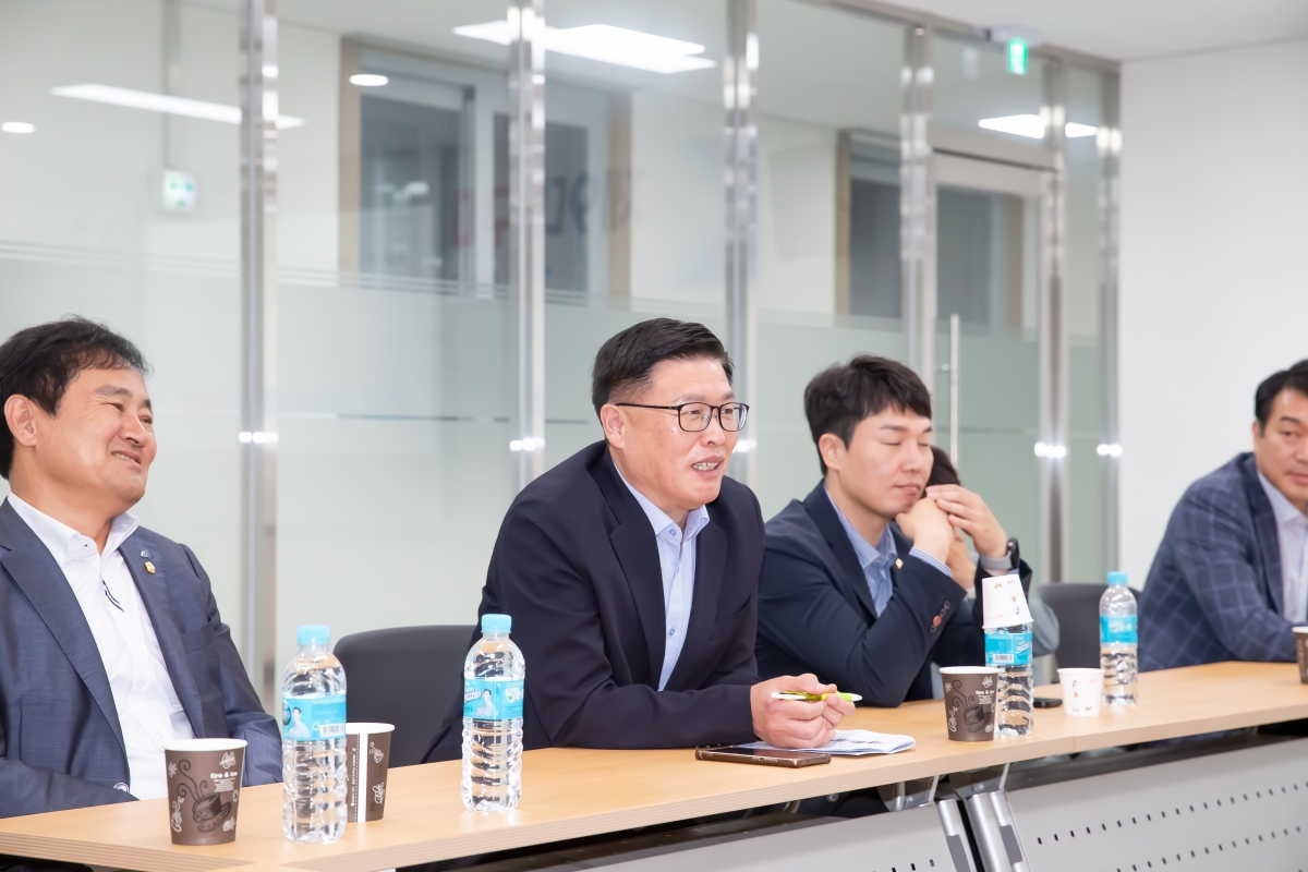 20240708-057[_P7U8009-제9대 후반기 의장단 및 상임위원장 한국노총 구미지부 방문.jpg