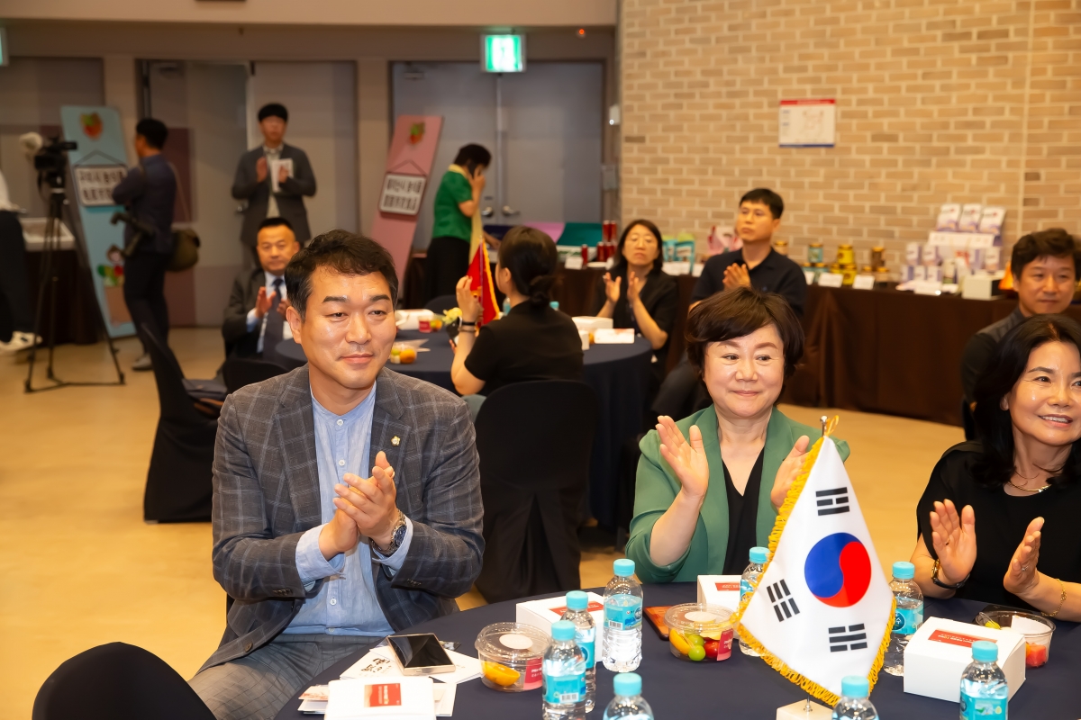 20240715-026[_P7U8591-국제우호도시 중국 섬서성 웨이난시 류리 부시장 일행 구미시청 방문.jpg