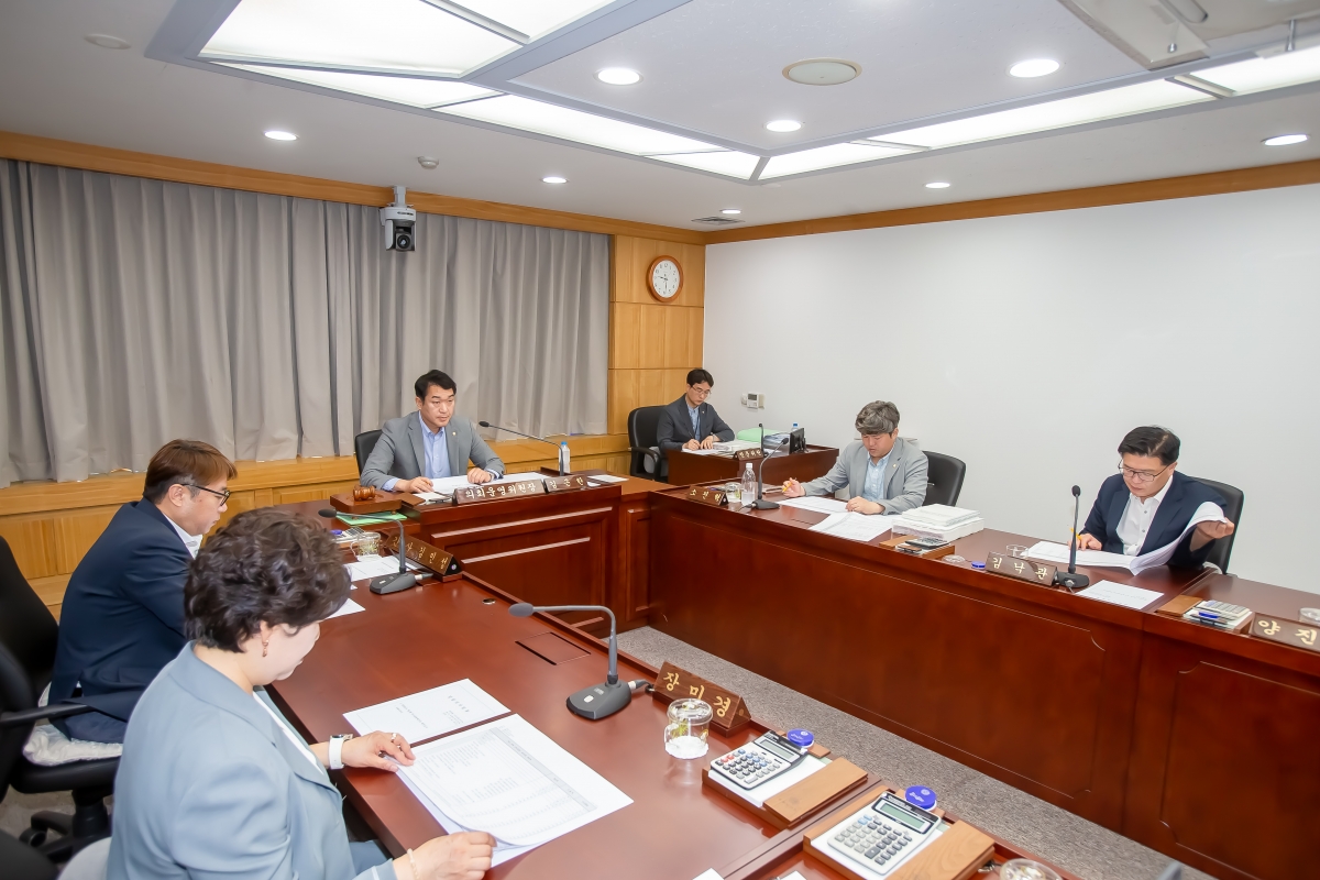 20240725-004[_P7U9652-제279회 임시회 제1차 의회운영위원회 2024년도 제1회 추가경정예산안 예비심사 활동.jpg