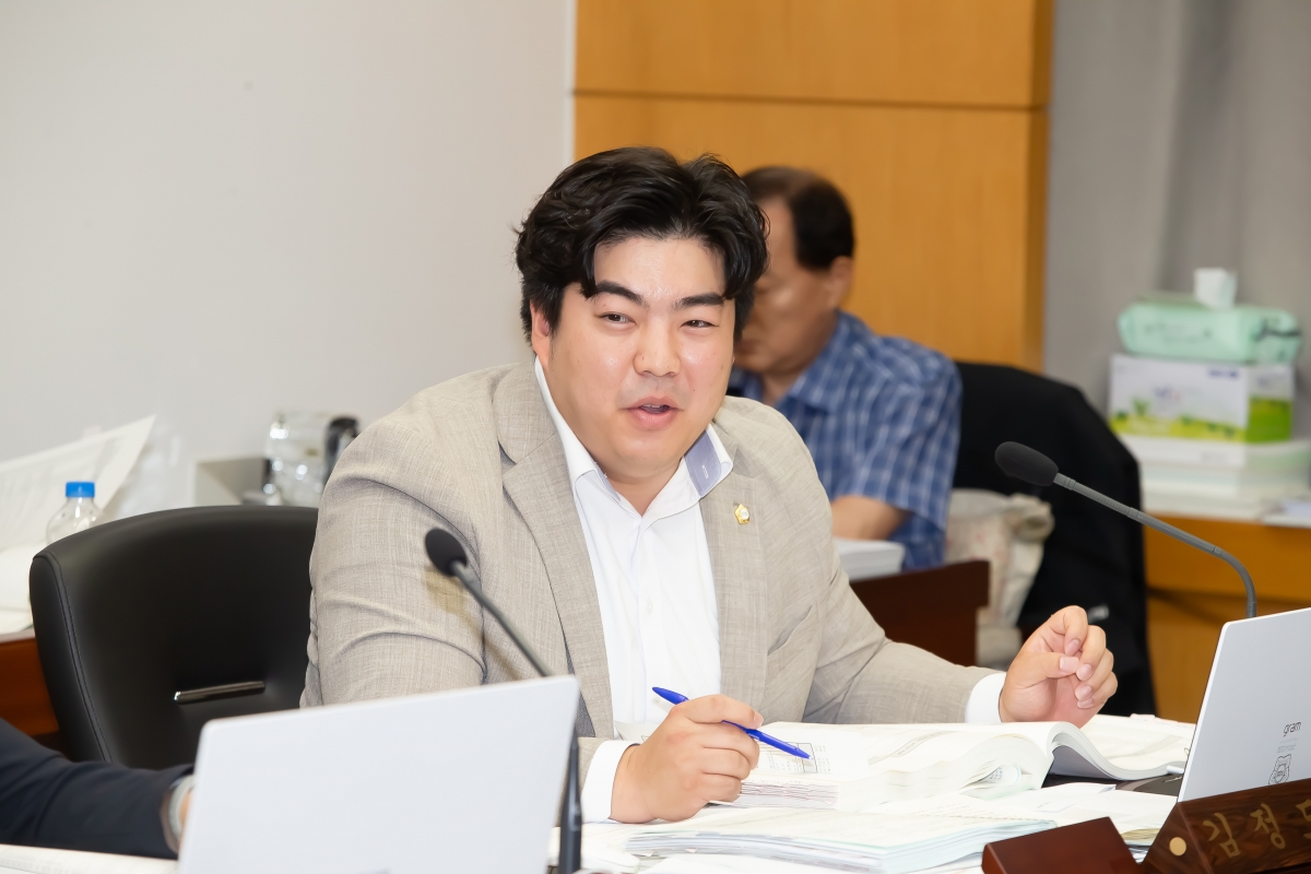 20240725-018[_P7U9760-제279회 임시회 기획행정위원회 2024년도 제1회 추가경정예산안 및 기금운용계획변경안 예비심사활동.jpg