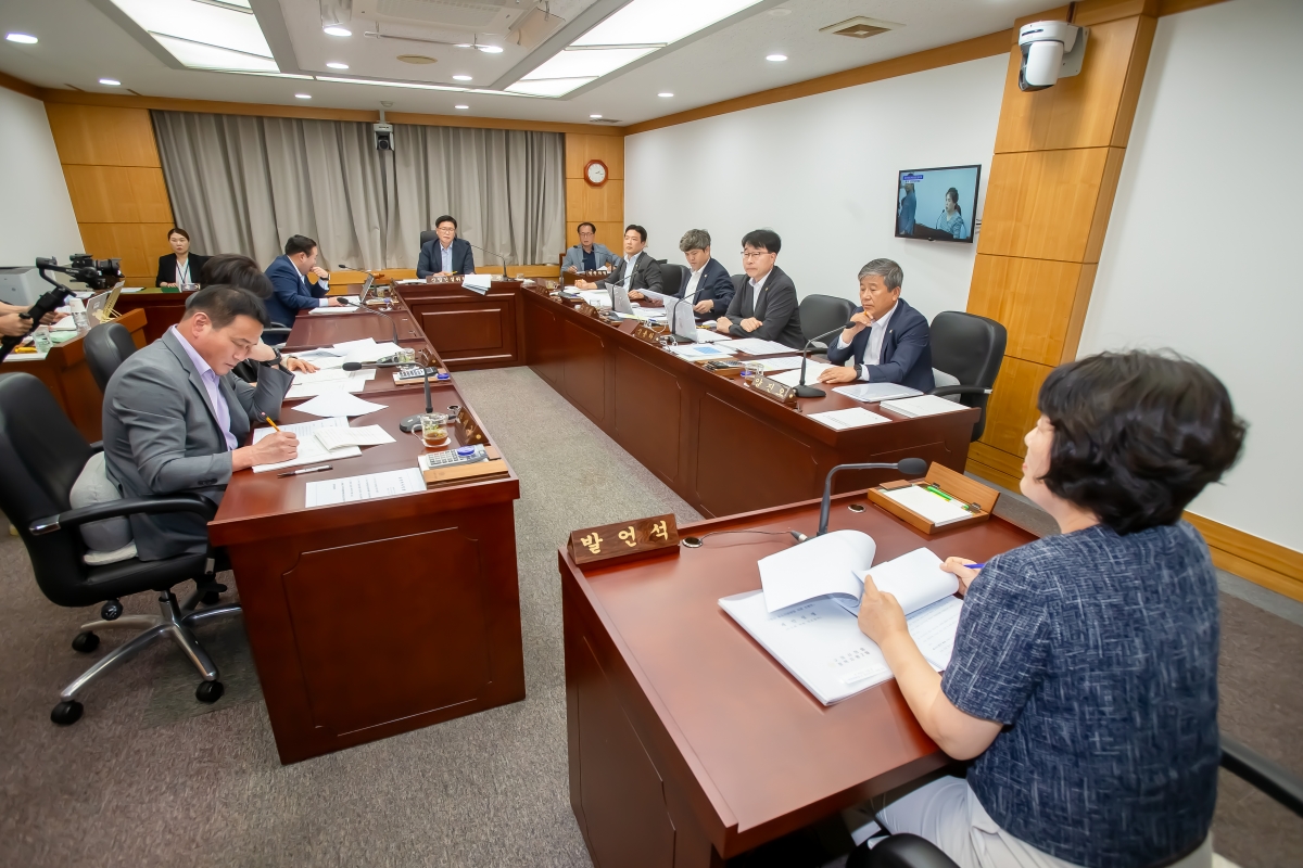 20240724-082[_P7U9531-제279회 임시회 제1차 산업건설위원회 조례안 활동.jpg