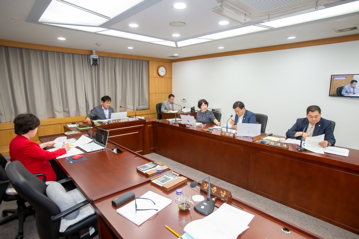 20240724-098[_P7U9625-제279회 임시회 제1차 문화환경위원회 조례안 활동.jpg