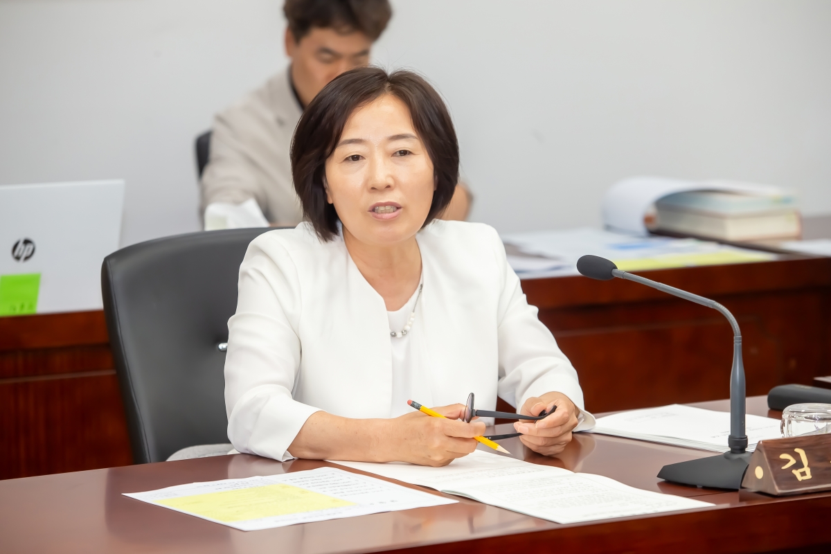 20240724-096[_P7U9561-제279회 임시회 제1차 문화환경위원회 조례안 활동.jpg