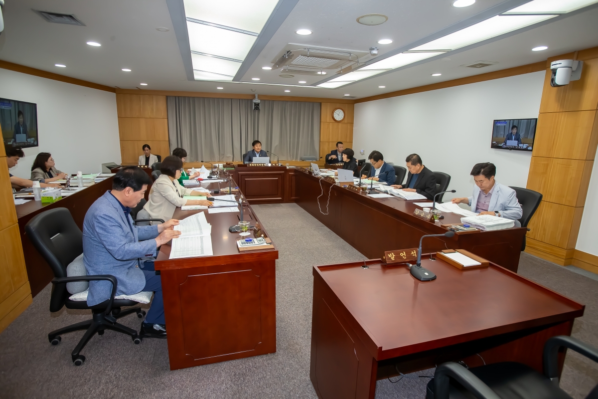 20240725-038[_P7U9690-제279회 임시회 문화환경위원회 2024년도 제1회 추가경정예산안 및 기금운용계획변경안 예비심사활동.jpg