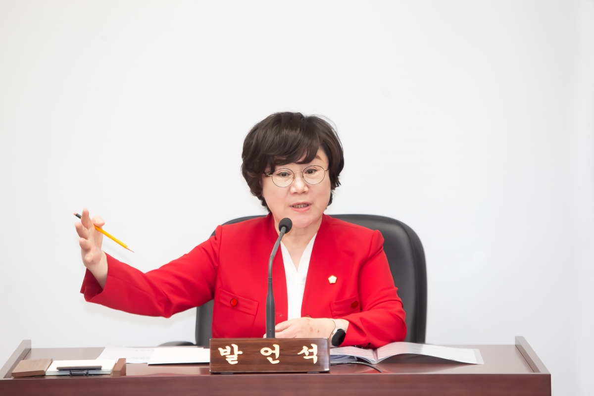 20240724-095[_P7U9553-제279회 임시회 제1차 문화환경위원회 조례안 활동.jpg