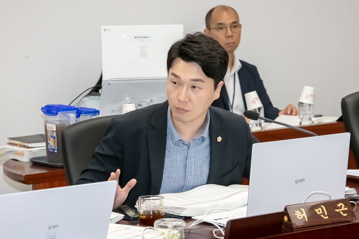 20240726-007[IMG_2809-제279회 임시회 기획행정위원회 2024년도 제1회 추가경정예산안 및 기금운용계획변경안 예비심사활동.jpg