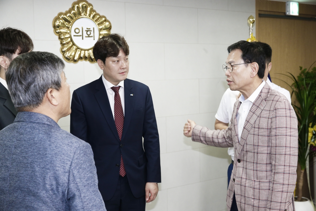 20240719-003[_P7U8825-1-구미 JCI 회장단 일행 의장실 방문.jpg