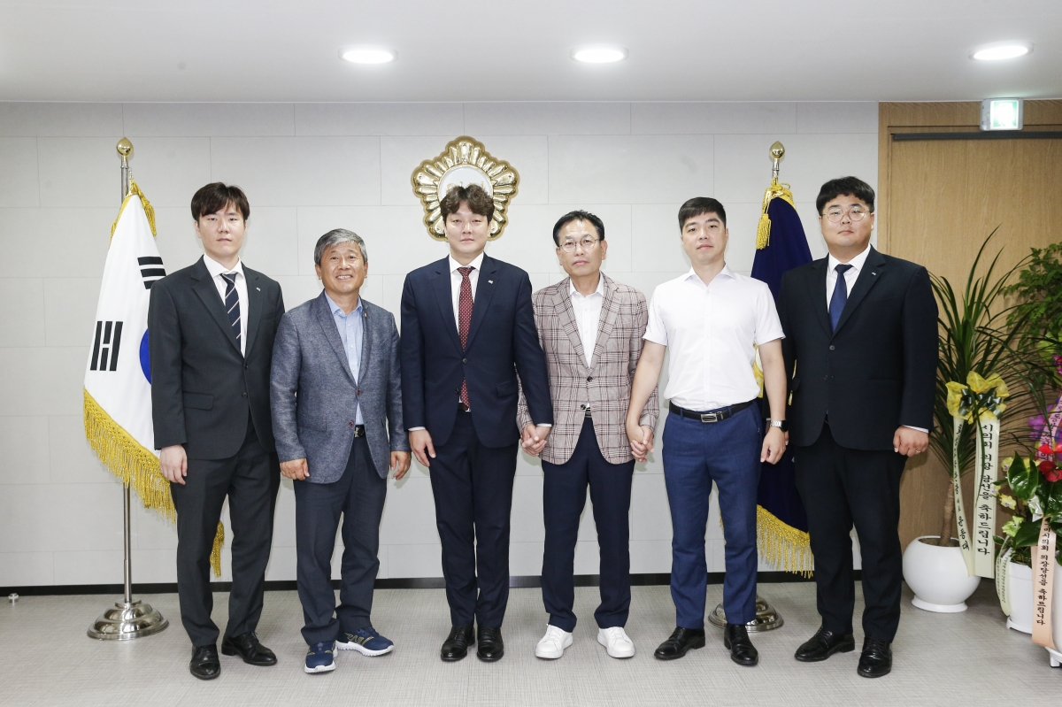 20240719-001[_P7U8820-1-구미 JCI 회장단 일행 의장실 방문.jpg