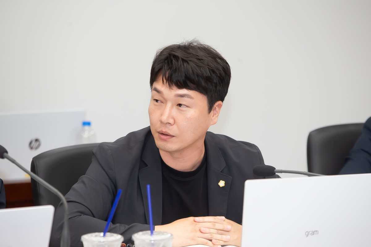 20240729-044[_P7U0195-제279회 임시회 예산결산특별위원회 2024년도 제1회 추가경정예산안 및 기금운용계획변경안 심사활동.jpg