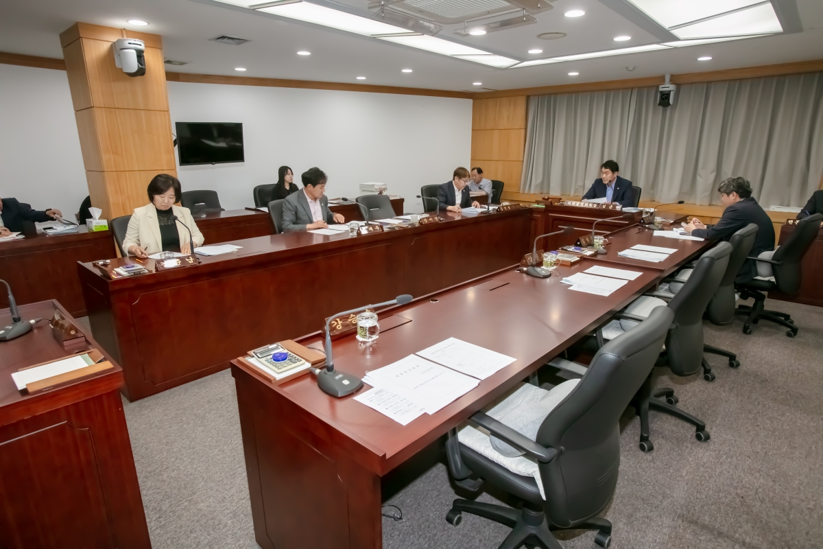 20240731-004[IMG_2826-구미시의회 의원연구단체 심의위원회 활동.jpg