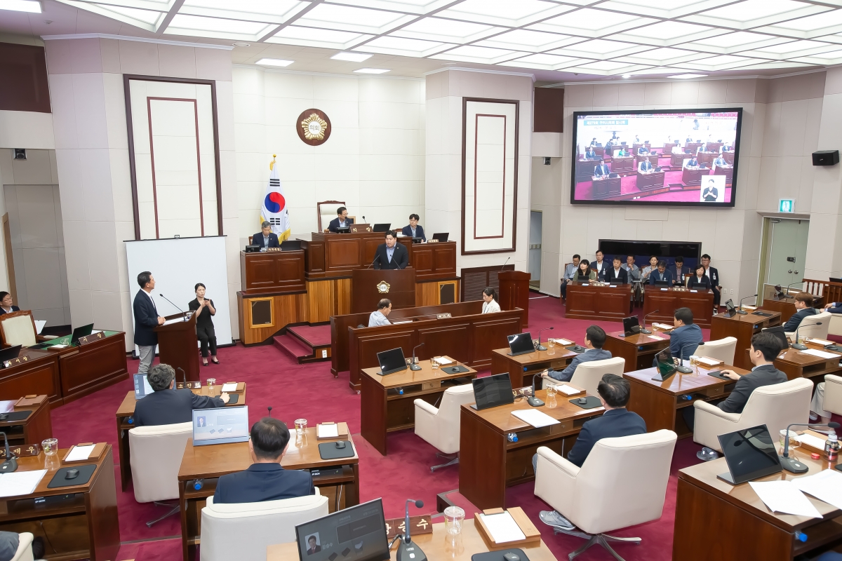 20240731-038[_P7U0296-제279회 임시회 제2차 본회의시 김정도 의원 시정질문.jpg